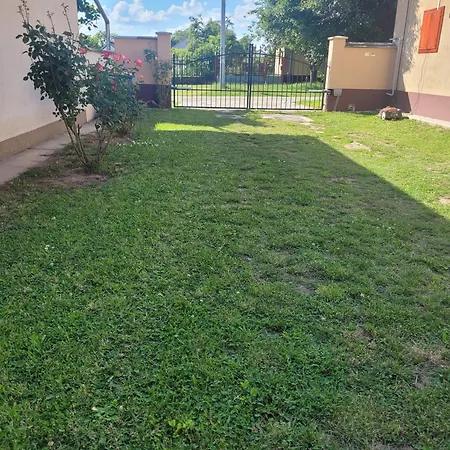 Appartamento Szofia Vendeghaz Kerekegyháza Esterno foto